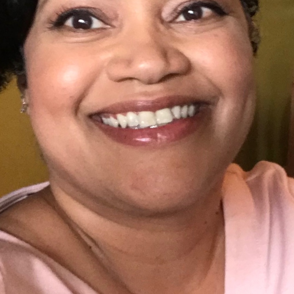 Meet your Posher, Yvette